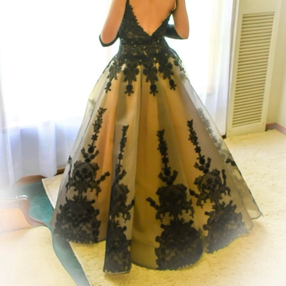 Prom/Formal Dress - Picture 2 of 7